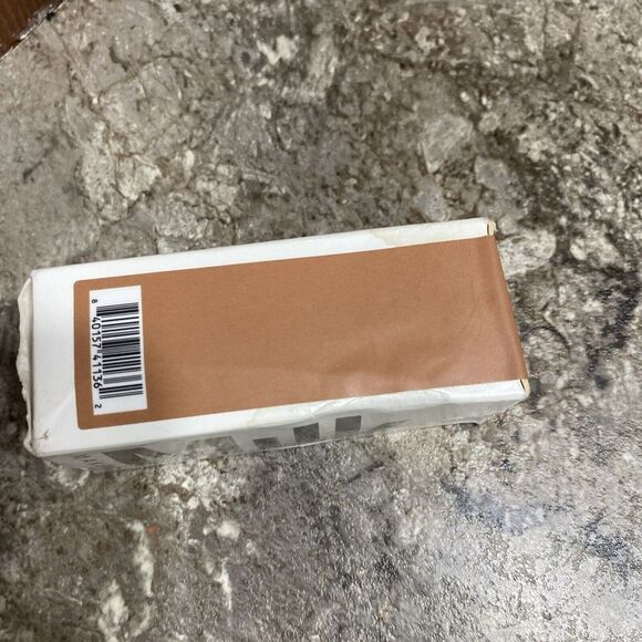 Milk Makeup 15NW Future Fluid All Over Concealer 8.5 ml .28oz New - Picture 3 of 4